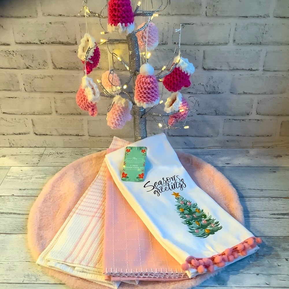 PBS HomeGoods 3 Pc Christmas Kitchen Towel Set